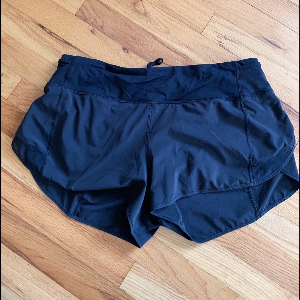 BLACK LULULEMON SHORTS
